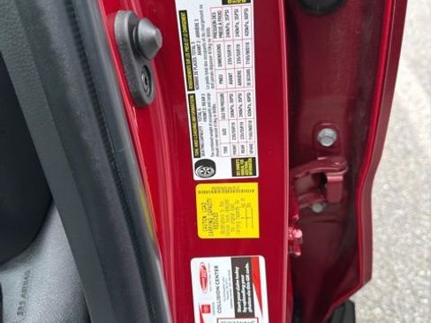 Used 2023 Toyota RAV4 XLE Premium image 28