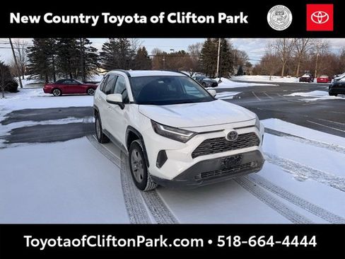 Used 2023 Toyota RAV4 XLE image 1