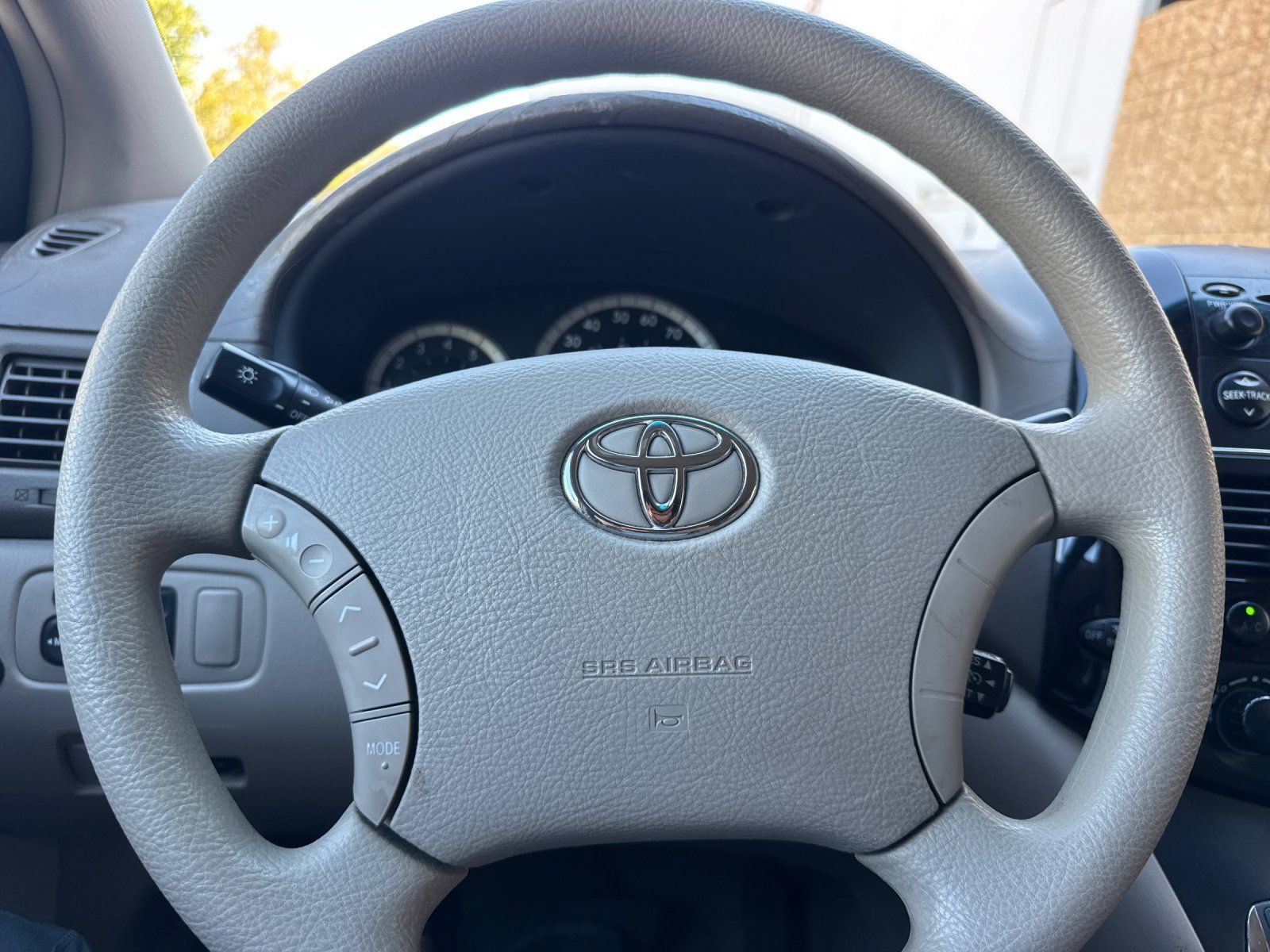 Used 2005 Toyota Sienna LE w/ LE Pkg 8 FWD image 23