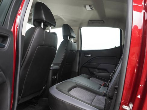 Used 2018 Chevrolet Colorado Z71 AWD/4WD image 16