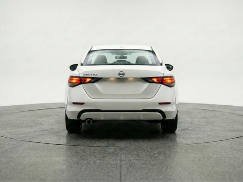 Used 2025 Nissan Sentra SV image 7