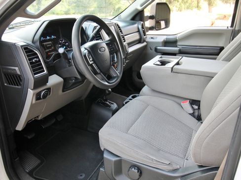 Used 2017 Ford F250 XLT AWD/4WD image 22