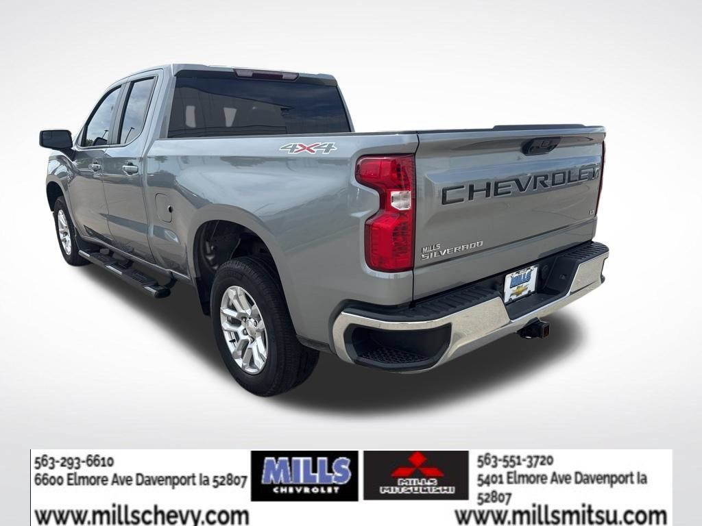 Used 2023 Chevrolet Silverado 1500 LT AWD/4WD image 3