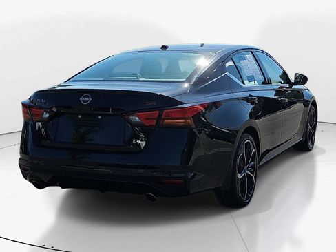 Used 2024 Nissan Altima 2.5 SR FWD image 6