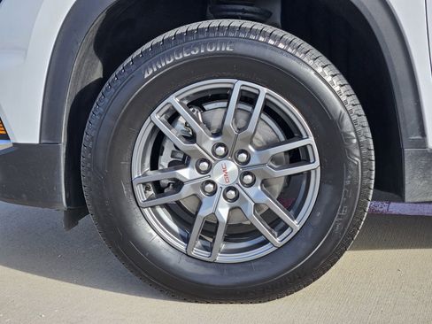 Used 2025 GMC Acadia Elevation image 14