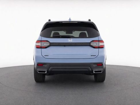 Used 2025 Honda Pilot Sport image 7
