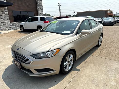 Used 2018 Ford Fusion SE image 8