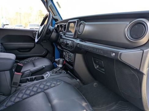 Used 2022 Jeep Wrangler Sport image 15