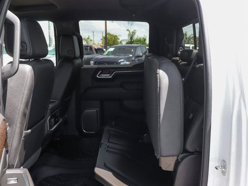 Used 2024 Chevrolet Silverado 1500 High Country w/ Technology Package AWD/4WD image 39
