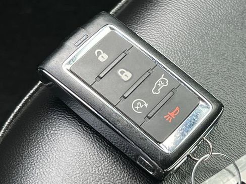 Used 2023 Jeep Grand Cherokee L Limited w/ Black Appearance Package AWD/4WD image 36