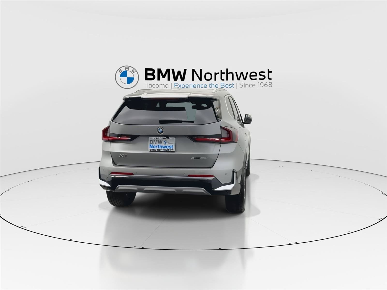 Used 2026 BMW X1 xDrive28i w/ Convenience Package AWD/4WD image 2