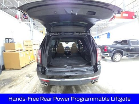 Used 2021 Chevrolet Tahoe Premier w/ Premium Package image 17