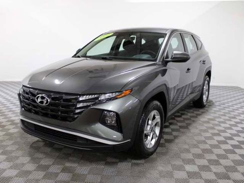 Used 2022 Hyundai Tucson SE AWD/4WD image 2