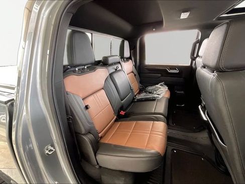 Used 2024 Chevrolet Silverado 2500 High Country w/ High Country Premium Package AWD/4WD image 17