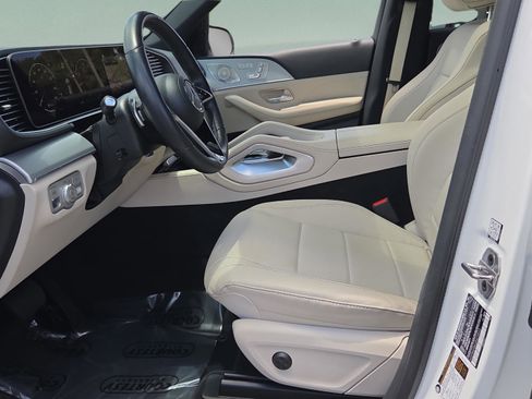 Used 2025 Mercedes-Benz GLE 350 4MATIC image 9