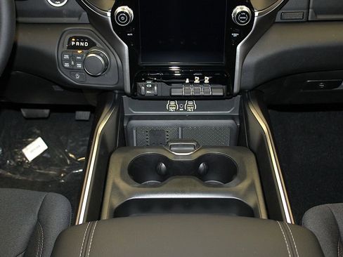 New 2026 RAM 1500 4x4 Crew Cab image 21