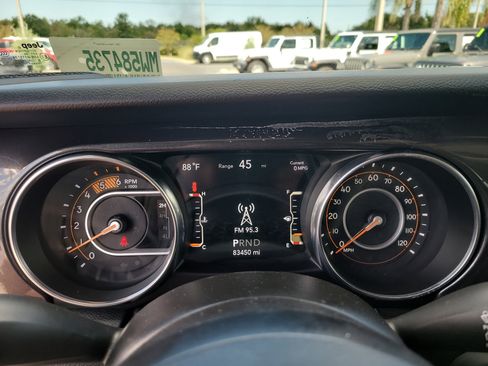 Used 2021 Jeep Wrangler Unlimited Sport image 29