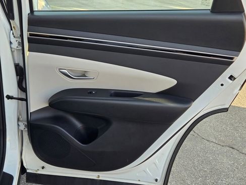 Certified 2024 Hyundai Tucson SE image 13