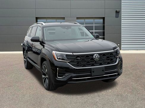 New 2026 Volkswagen Atlas SE image 1