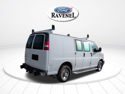 Used 2023 Chevrolet Express 2500 w/ Driver Convenience Package RWD image 4