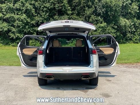 Used 2022 Chevrolet Traverse Premier AWD/4WD image 48
