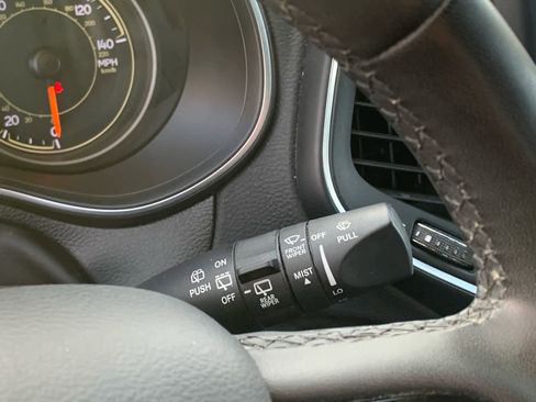 Used 2023 Jeep Cherokee Altitude Lux image 18