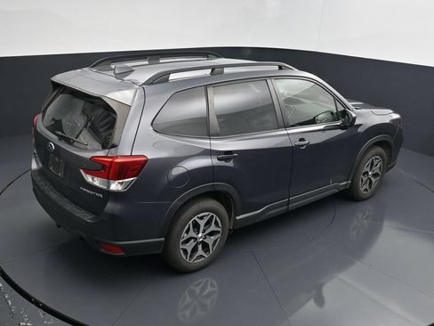 Used 2020 Subaru Forester Premium AWD/4WD image 16