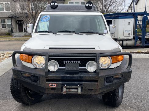 Used 2012 Toyota FJ Cruiser 4WD w/ Convenience Pkg image 9