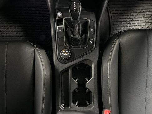 Certified 2023 Volkswagen Tiguan SE R-Line AWD/4WD image 38