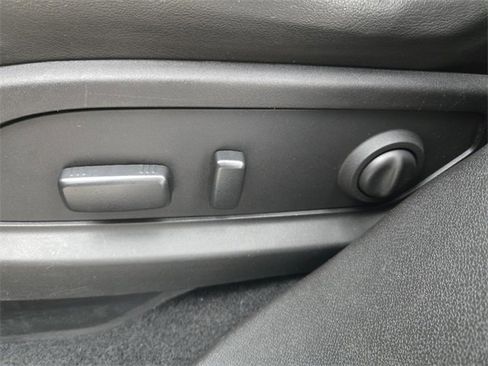 Used 2016 Buick Enclave Leather image 13