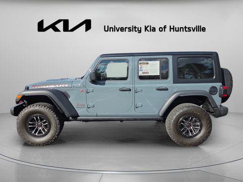 Used 2024 Jeep Wrangler Unlimited Rubicon w/ XTREMEE 35" Tire Package image 4