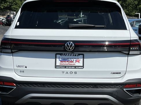 New 2026 Volkswagen Taos SE AWD/4WD image 9