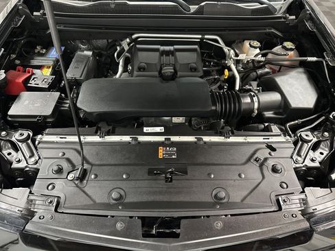 Used 2025 Chevrolet Colorado Z71 w/ Technology Package AWD/4WD image 33