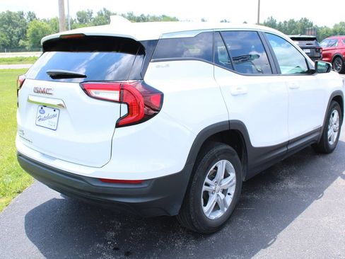 Used 2024 GMC Terrain SLE FWD image 13
