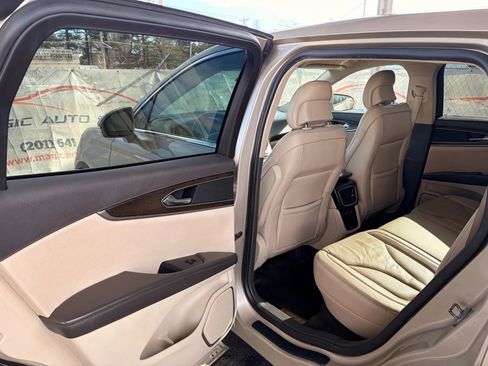 Used 2017 Lincoln MKX Reserve w/ Lincoln MKX Climate Package image 17