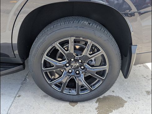 Used 2025 Chevrolet Tahoe Premier w/ Sun And Tow Package image 14