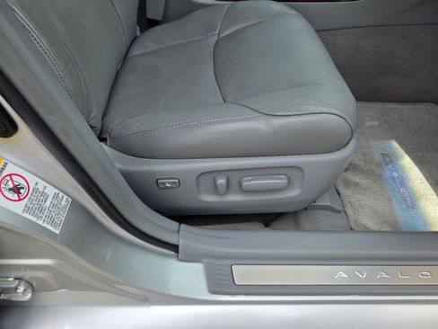 Used 2010 Toyota Avalon Limited FWD image 28