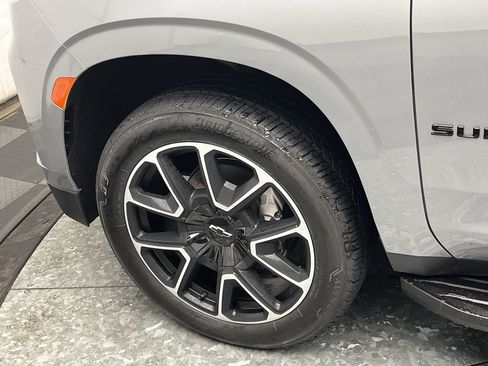 Certified 2024 Chevrolet Suburban RST w/ Luxury Package image 37