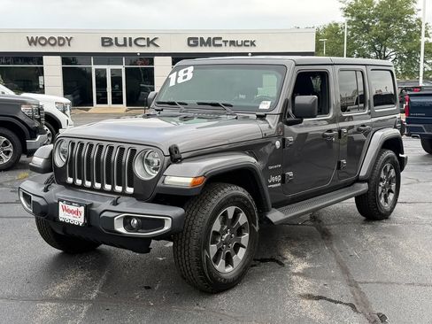 Used 2018 Jeep Wrangler Unlimited Sahara w/ Dual Top Group AWD/4WD image 2