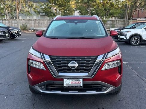 Used 2022 Nissan Rogue SL w/ SL Premium Package image 2