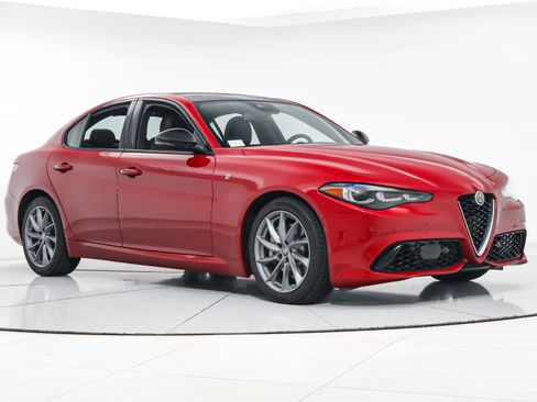 Used 2024 Alfa Romeo Giulia Ti image 7