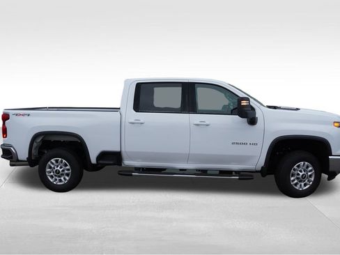 Certified 2025 Chevrolet Silverado 2500 LT w/ Convenience Package image 3