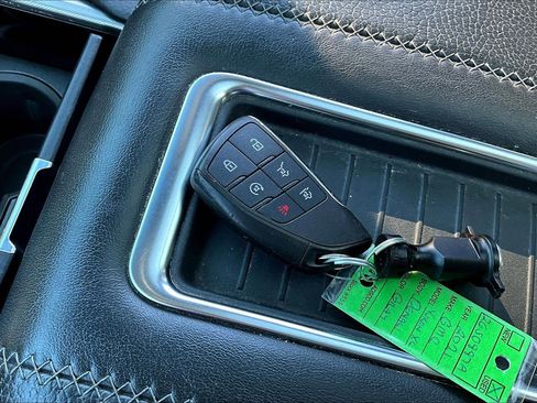 Used 2021 GMC Yukon XL Denali w/ Denali Premium Package AWD/4WD image 36