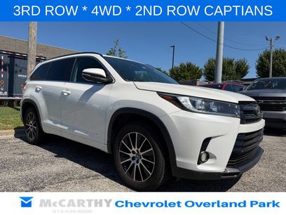 Used 2017 Toyota Highlander SE