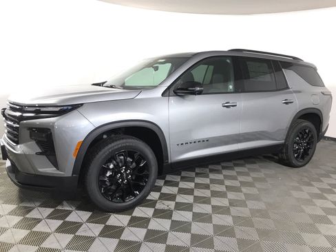 New 2026 Chevrolet Traverse LT w/ Midnight/Sport Edition image 3