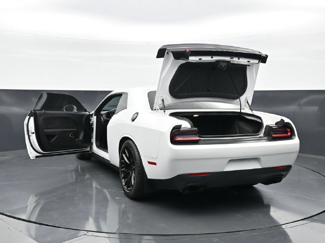 Used 2016 Dodge Challenger SRT Hellcat RWD image 53