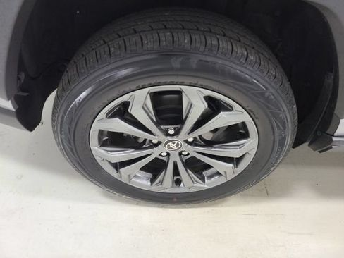 Certified 2022 Toyota RAV4 Limited AWD/4WD image 40