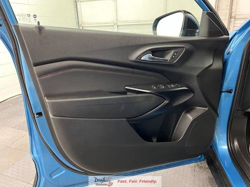 Used 2025 Chevrolet Trax RS w/ Driver Confidence Package image 27