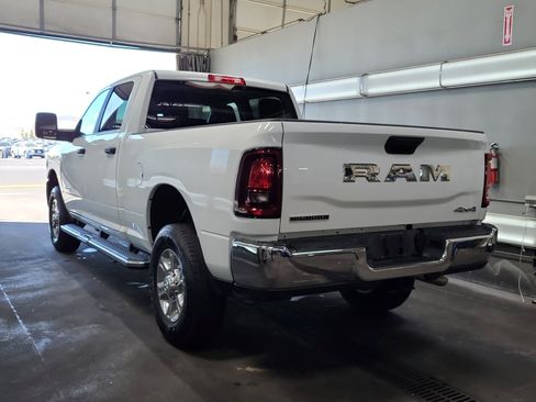 Used 2026 RAM 2500 Big Horn AWD/4WD image 4