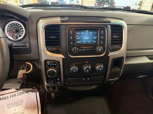 Used 2019 RAM 1500 Classic SLT AWD/4WD image 47